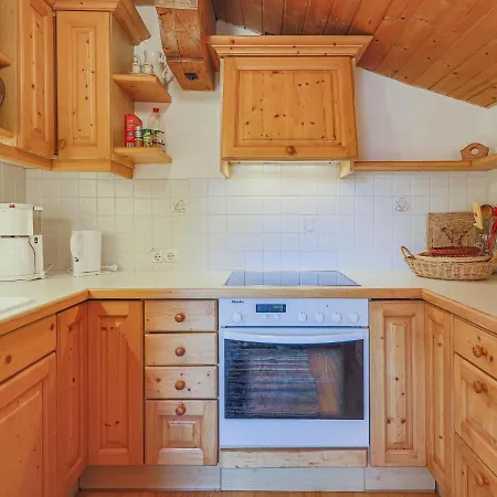 Apartament Boar Hof 1 *